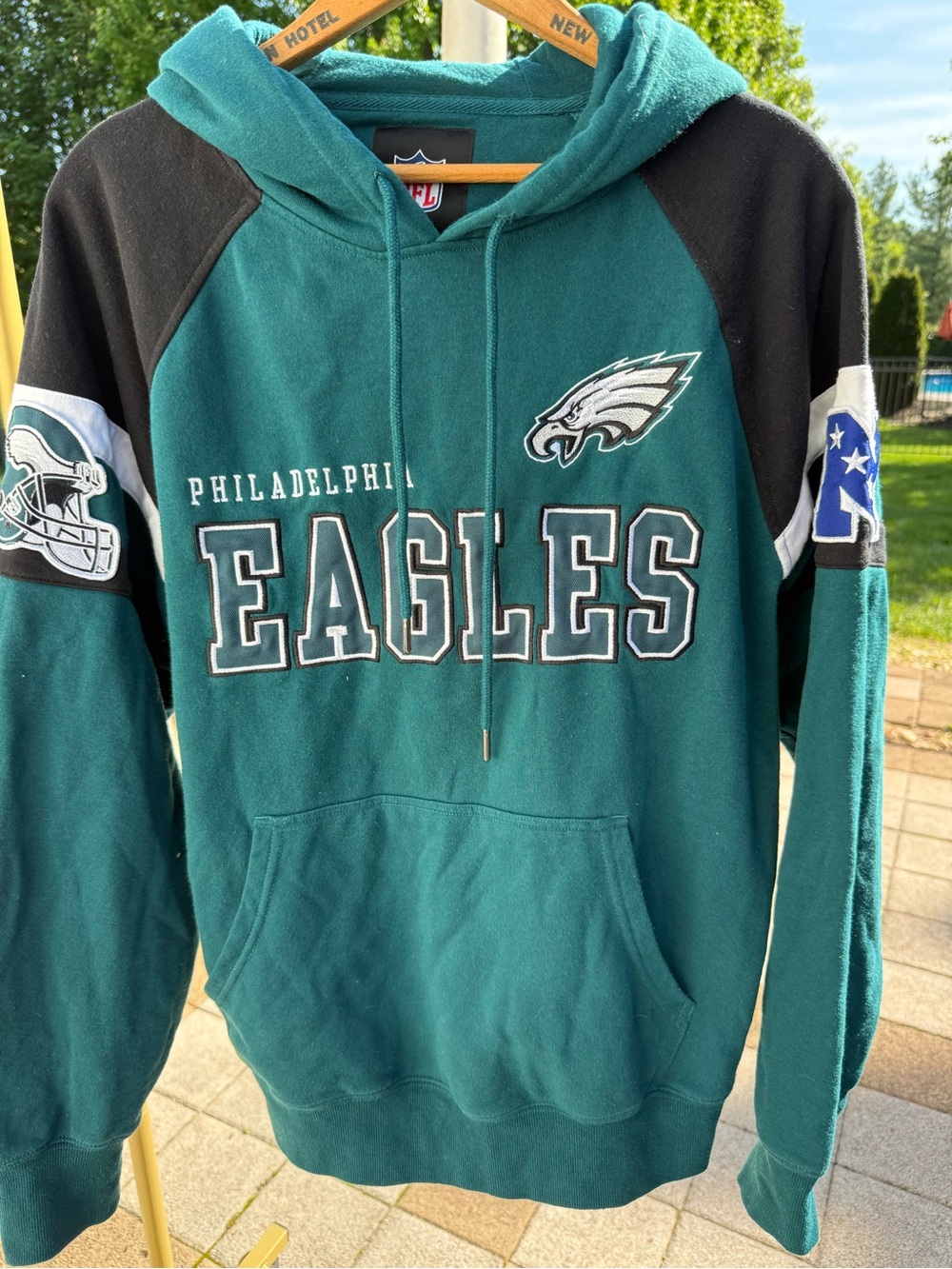 NFL Philadelphia Eagles Green and Black Pullover Hoodie